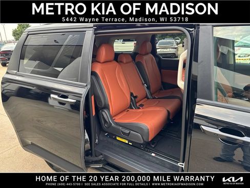 Used 2026 Kia Carnival EX FWD image 46