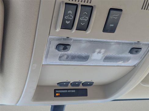 Used 2013 Chevrolet Suburban 2500 LT image 36