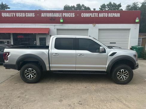 Used 2018 Ford F150 Raptor w/ Equipment Group 802A Luxury AWD/4WD image 4