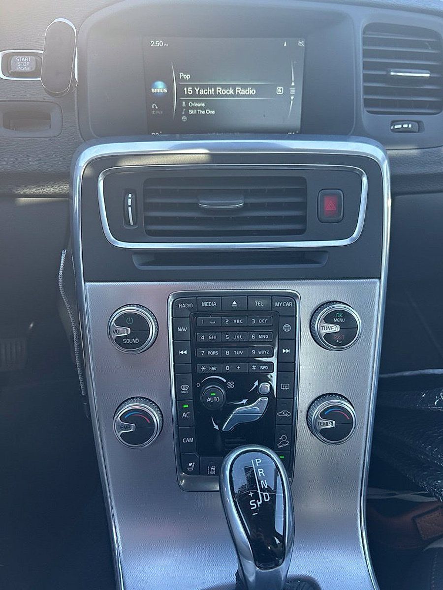 Used 2017 Volvo S60 T5 Cross Country Platinum AWD/4WD image 8