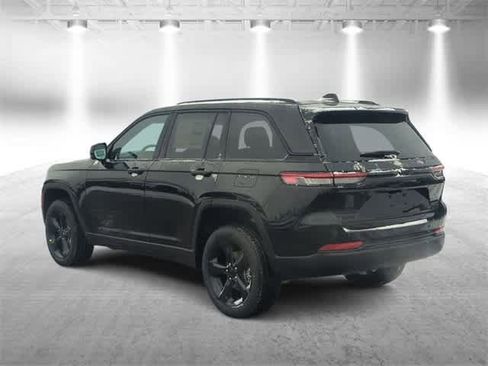 New 2025 Jeep Grand Cherokee Limited image 6