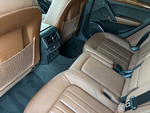 Certified 2022 Audi Q5 2.0T Premium w/ Convenience Package image 9