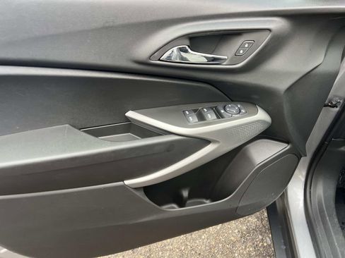 Used 2024 Chevrolet Trax RS image 11