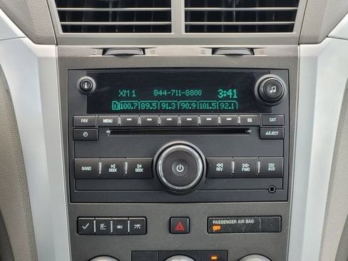 Used 2009 Chevrolet Traverse LT FWD image 16