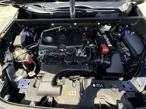 Used 2019 Toyota RAV4 XLE FWD image 27