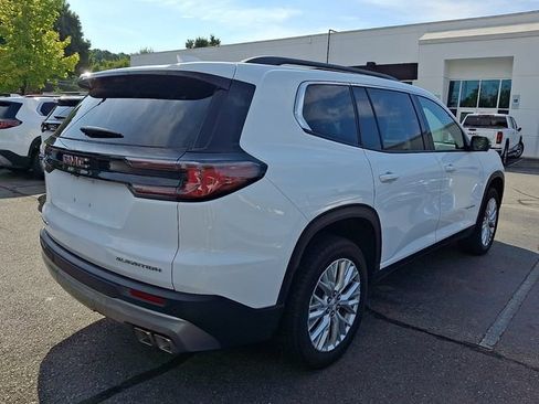 Used 2026 GMC Acadia Elevation w/ Elevation Premium Package FWD image 3