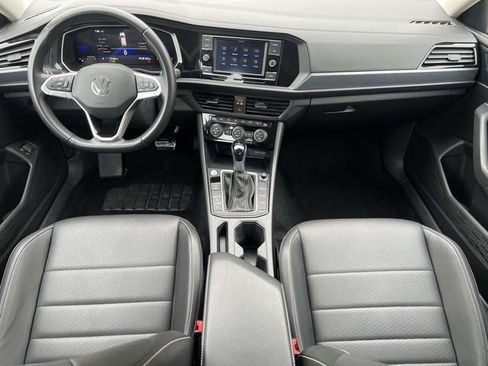 Used 2024 Volkswagen Jetta SE image 23
