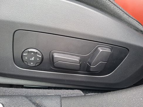 Used 2025 BMW 228i xDrive w/ Technology Package image 11