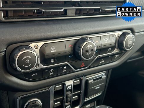 Used 2025 Jeep Wrangler Unlimited Rubicon image 20