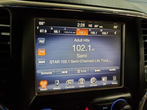 Used 2014 Jeep Grand Cherokee Laredo w/ 18" Wheel & 8.4" Radio Group image 28