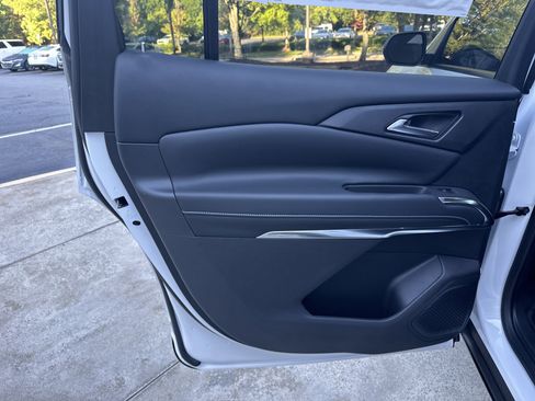 New 2025 Chevrolet Traverse LT w/ Driver Confidence Package image 20