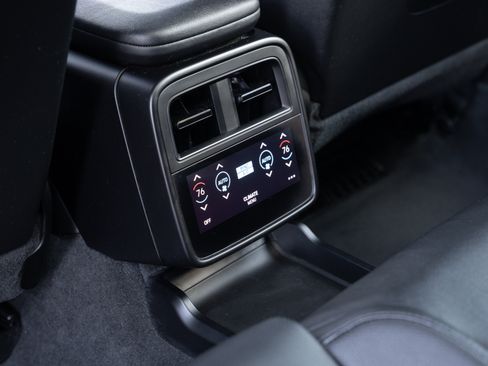 Used 2021 Porsche Taycan 4S image 28