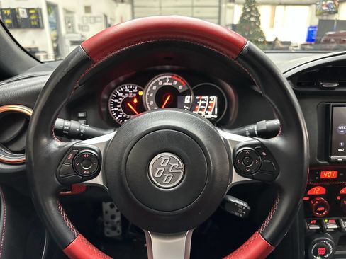 Used 2019 Toyota 86 image 18