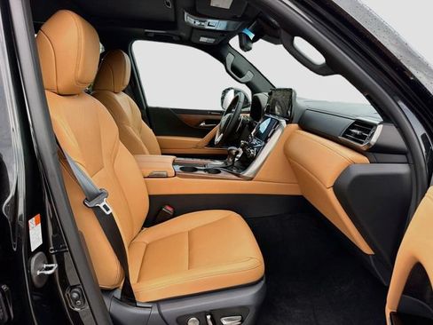 New 2026 Lexus LX 600 4WD w/ Luxury Package image 16