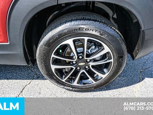 Used 2025 Chevrolet TrailBlazer LT AWD/4WD image 16