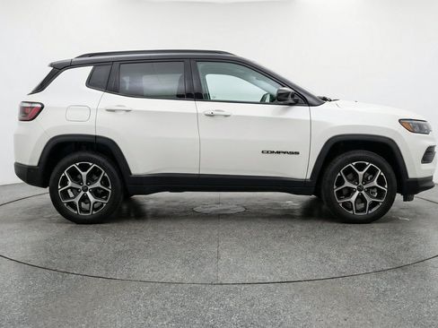 Used 2025 Jeep Compass Limited AWD/4WD image 11