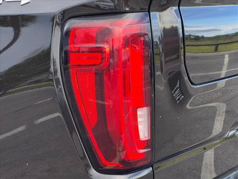 Used 2019 GMC Sierra 1500 SLT w/ SLT Premium Package AWD/4WD image 8