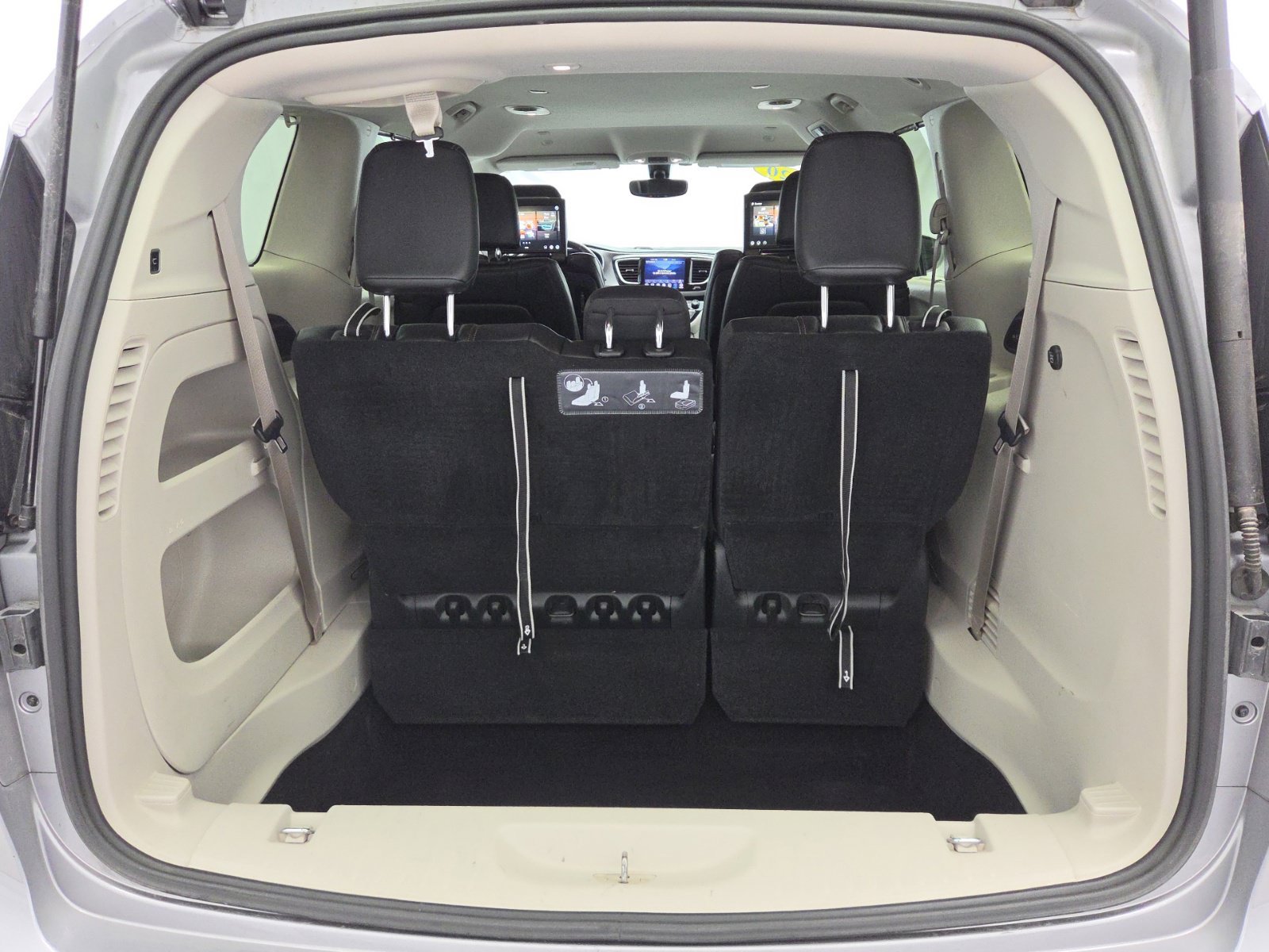 Certified 2020 Chrysler Pacifica Touring-L Plus FWD image 36