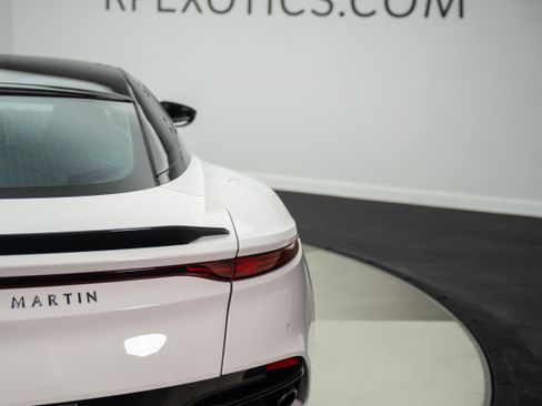 Used 2019 Aston Martin DBS Superleggera RWD image 27