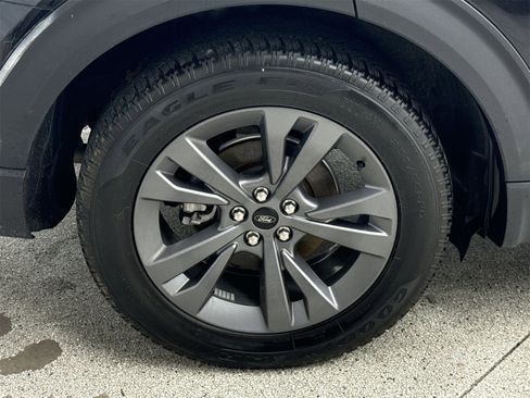 Used 2022 Ford Explorer XLT w/ Equipment Group 202A image 40