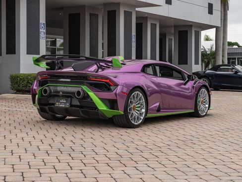 Used 2023 Lamborghini Huracan STO image 22