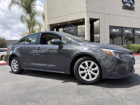 Used 2023 Toyota Corolla LE FWD image 3