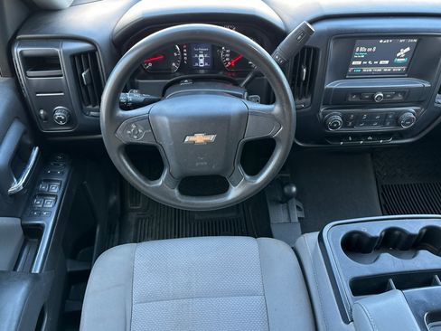 Used 2018 Chevrolet Silverado 1500 Custom w/ Custom Value Package AWD/4WD image 15
