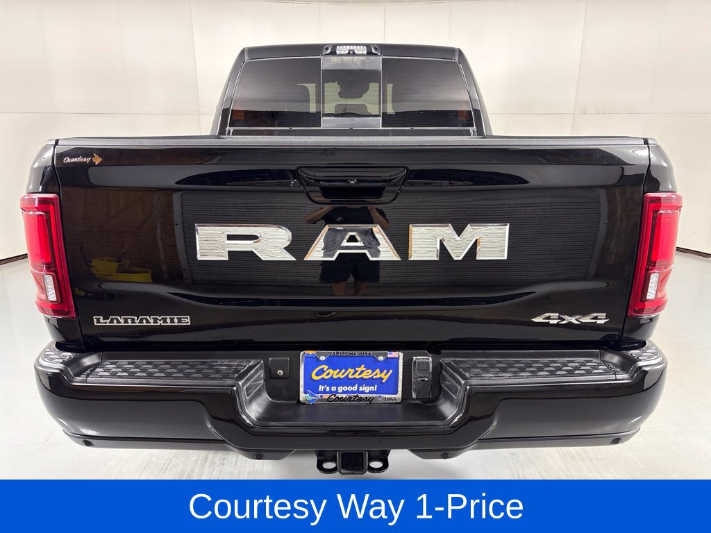Used 2025 RAM 2500 Laramie w/ Towing Technology Group AWD/4WD image 9