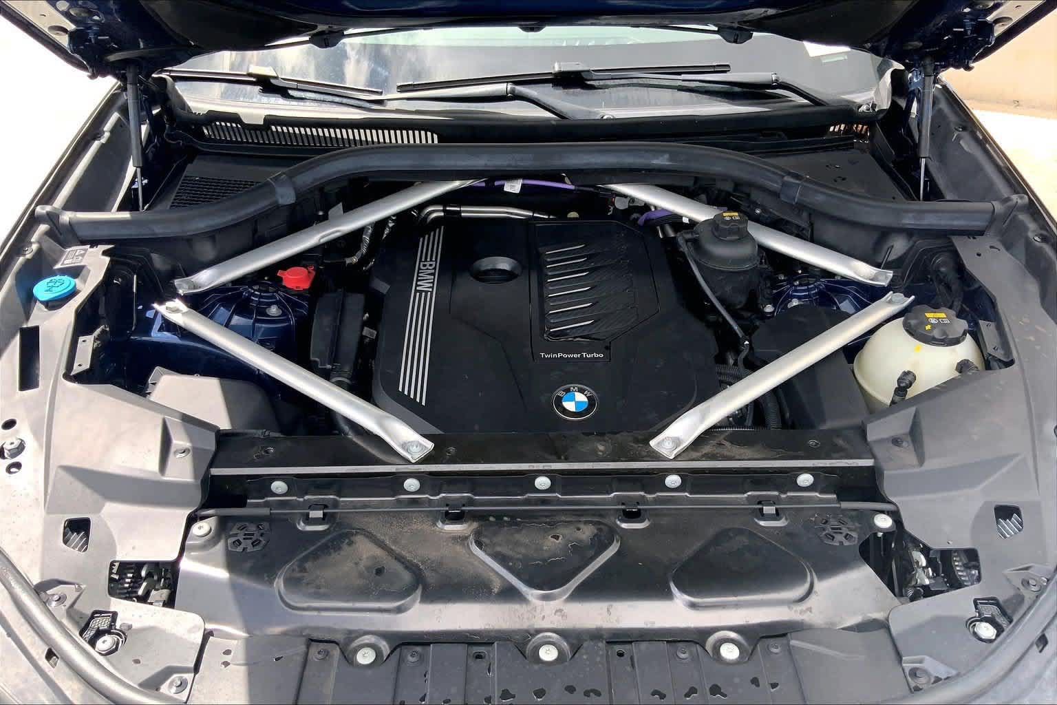 Used 2021 BMW X5 sDrive40i w/ M Sport Package RWD image 9