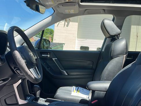 Used 2017 Subaru Forester 2.5i Touring AWD/4WD image 12