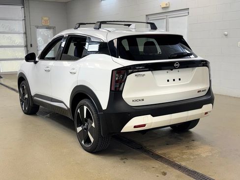 Used 2025 Nissan Kicks SR w/ Illumination Package AWD/4WD image 7