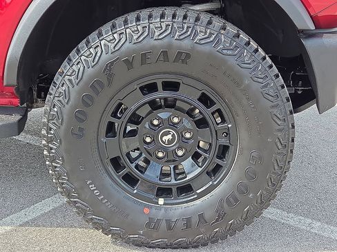 New 2026 Ford Bronco 2-Door w/ Sasquatch Package AWD/4WD image 7