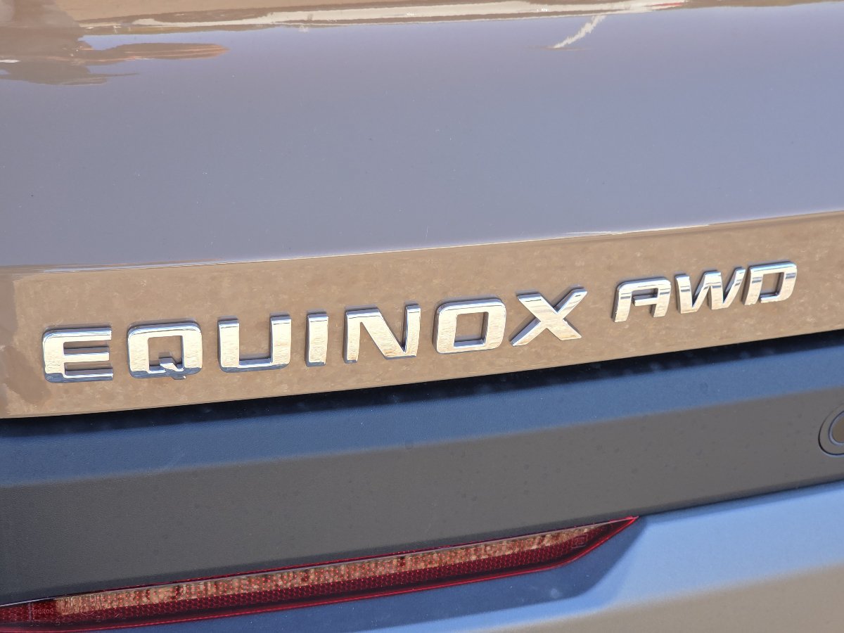 New 2027 Chevrolet Equinox LT w/ Convenience Package II AWD/4WD image 6