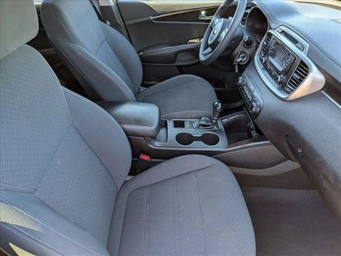 Used 2017 Kia Sorento AWD image 21