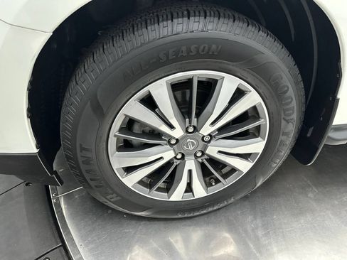Used 2017 Nissan Pathfinder S FWD image 9