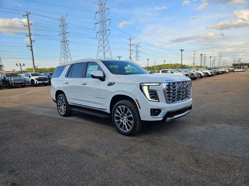 New 2026 GMC Yukon Denali image 8