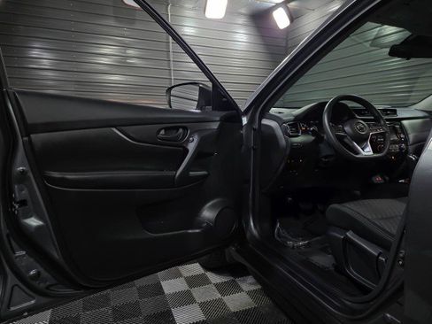 Used 2020 Nissan Rogue S image 30