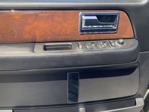 Used 2016 Lincoln Navigator Select AWD/4WD image 20