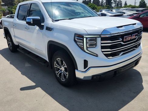 Used 2025 GMC Sierra 1500 SLT RWD image 9