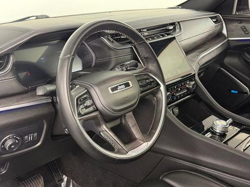 Used 2021 Jeep Grand Cherokee L Overland w/ Luxury Tech Group IV AWD/4WD image 15