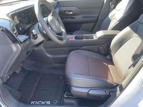 Used 2026 Nissan Kicks SR image 16