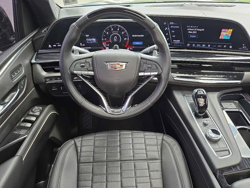 Used 2023 Cadillac Escalade ESV V w/ LPO, ONYX Package AWD/4WD image 11