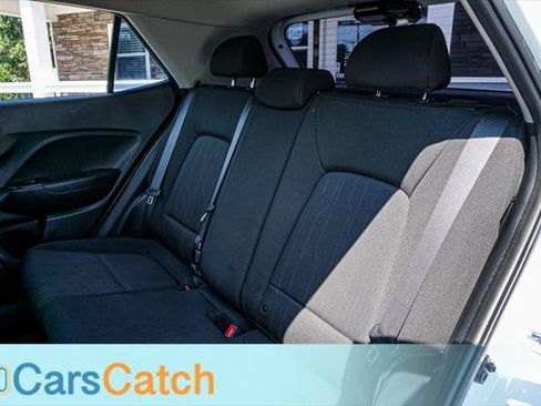 Used 2022 Hyundai Venue SE FWD image 35
