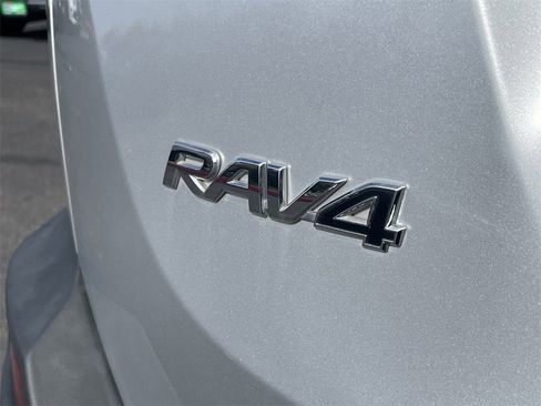 Used 2013 Toyota RAV4 LE image 30