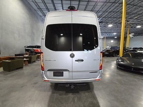 Used 2022 Mercedes-Benz Sprinter 2500 image 6