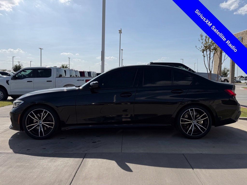 Used 2020 BMW 330i Sedan w/ M Sport Package RWD image 10