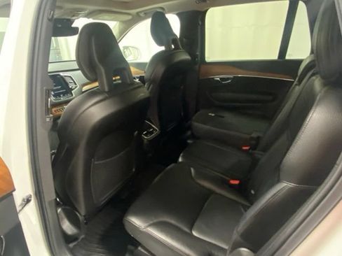 Used 2021 Volvo XC90 T6 Momentum w/ Advanced Package AWD/4WD image 10