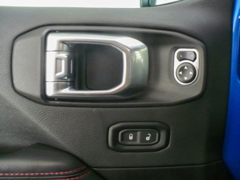 Certified 2024 Jeep Wrangler Unlimited Rubicon w/ Technology Group image 11