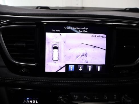 Used 2019 Chrysler Pacifica Limited w/ Advanced Safetytec Group FWD image 30