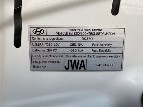 Used 2023 Genesis GV60 Performance image 34